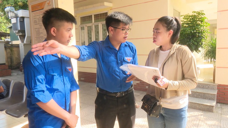 Thanh niên xã Dương Hoà tích cực đồng hành, hỗ trợ chính quyền xây dựng nền hành chính hiện đại, phục vụ nhân dân- Ảnh 2.