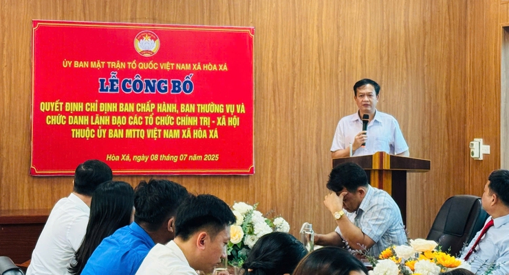 HỘI NGHỊ CÔNG BỐ CÁC QUYẾT ĐỊNH VỀ CÔNG TÁC CÁN BỘ CÁC TỔ CHỨC CHÍNH TRỊ - XÃ HỘI XÃ HÒA XÁ- Ảnh 1.