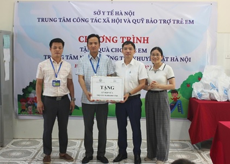 Những phần quà ý nghĩa dành cho trẻ em khuyết tật- Ảnh 1.