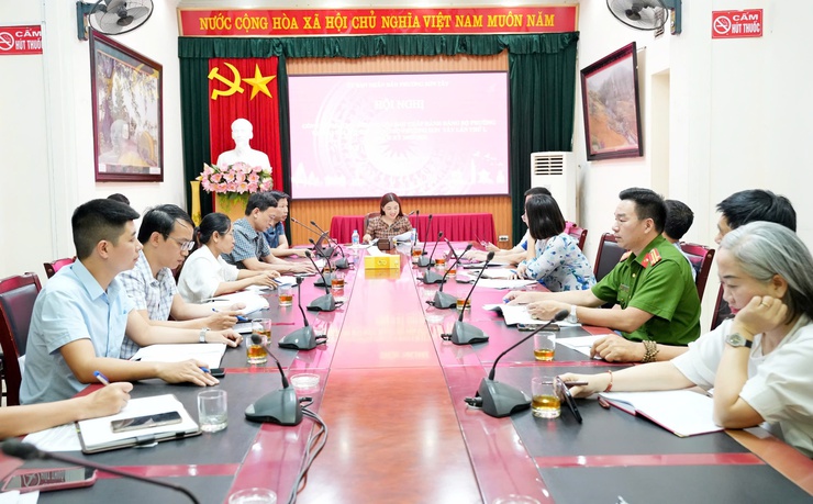 Họp Tiểu ban Tuyên truyền, trang trí khánh tiết Đại hội Đảng bộ phường Sơn Tây lần thứ I, nhiệm kỳ 2025 - 2030- Ảnh 2.