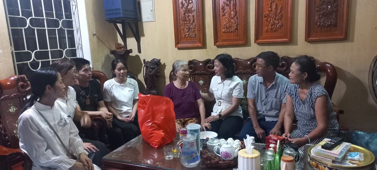 Hội Liên hiệp Phụ nữ xã Thư Lâm tổ chức hoạt động tri ân nhân kỷ niệm 78 năm Ngày Thương binh - Liệt sĩ- Ảnh 2.