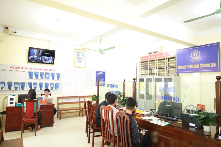 Luật sư Thủ đô đồng hành cùng người dân xã đảo Minh Châu- Ảnh 2.