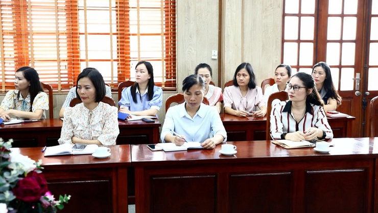 Đồng chí Bí thư Đảng ủy xã chủ trì hội nghị trực tuyến tập huấn sử dụng phần mềm quản lý văn bản và điều hành thành phố tại điểm cầu xã Sơn Đồng- Ảnh 2. Đồng chí Bí thư Đảng ủy xã chủ trì hội nghị trực tuyến tập huấn sử dụng phần mềm quản lý văn bản và điều hành thành phố tại điểm cầu xã Sơn Đồng- Ảnh 2.