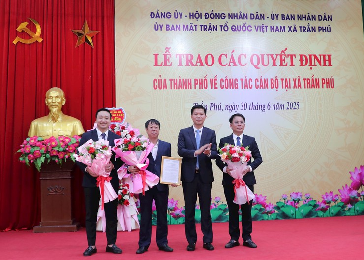 Hà Nội: Chỉ định các chức danh Chủ tịch, Phó Chủ tịch Ủy ban nhân dân xã Trần Phú nhiệm kỳ 2021-2026- Ảnh 1.