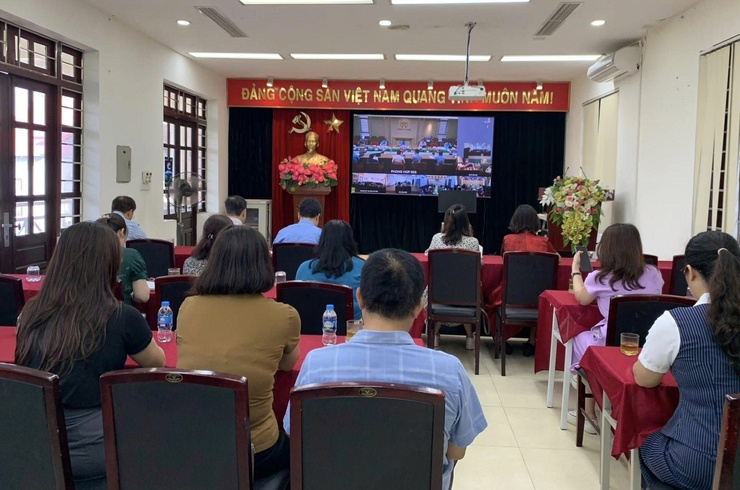PHƯỜNG LÁNG THAM DỰ HỘI NGHỊ TRỰC TUYẾN SƠ KẾT TRIỂN KHAI THÍ ĐIỂM 4 THỦ TỤC HÀNH CHÍNH CỦA ĐẢNG- Ảnh 1.