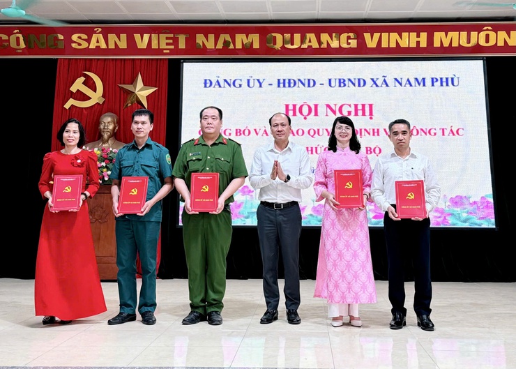 Cán bộ xã Nam Phù chủ động, tiên phong, vững vàng đổi mới- Ảnh 3.
