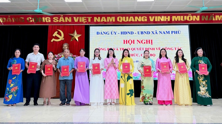 Cán bộ xã Nam Phù chủ động, tiên phong, vững vàng đổi mới- Ảnh 5.