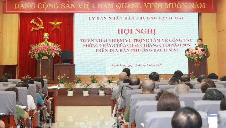 Hội nghị triển khai nhiệm vụ trọng tâm về công tác phòng cháy, chữa cháy những tháng cuối năm 2025 trên địa bàn phường Bạch Mai.- Ảnh 1.