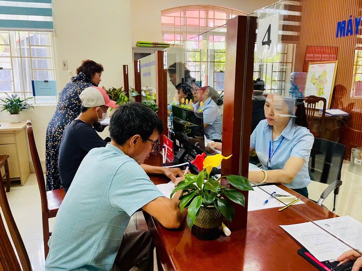 Xã Nam Phù phục vụ người dân tận tâm, hiệu quả, hướng tới xây dựng nền hành chính hiện đại, minh bạch và thân thiện.- Ảnh 4.