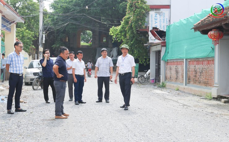 Phó Chủ tịch UBND xã Quốc Oai Nguyễn Hữu Sơn kiểm tra công tác giải phóng mặt bằng và tiến độ triển khai một số dự án trọng điểm trên địa bàn- Ảnh 3.