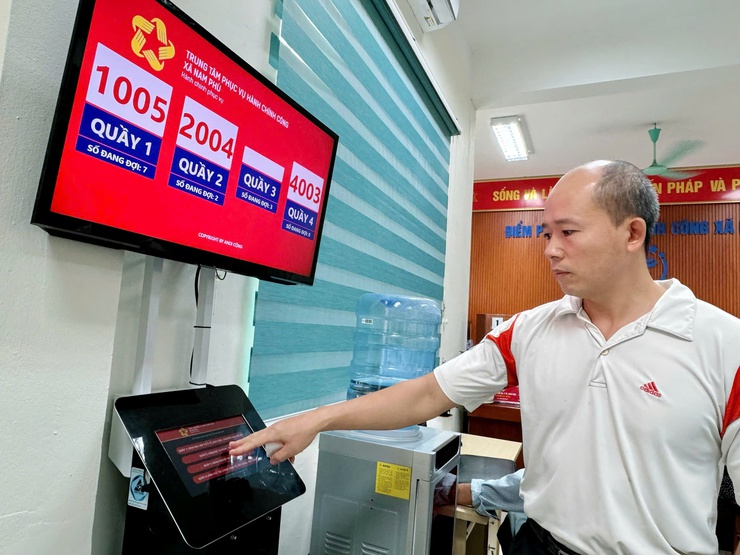Xã Nam Phù phục vụ người dân tận tâm, hiệu quả, hướng tới xây dựng nền hành chính hiện đại, minh bạch và thân thiện.- Ảnh 2.