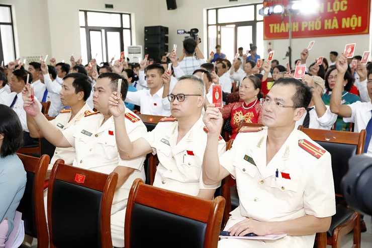 Ngày làm việc thứ nhất Đại hội đại biểu Đảng bộ xã Thiên Lộc lần thứ Nhất, nhiệm kỳ 2025 - 2030- Ảnh 8.