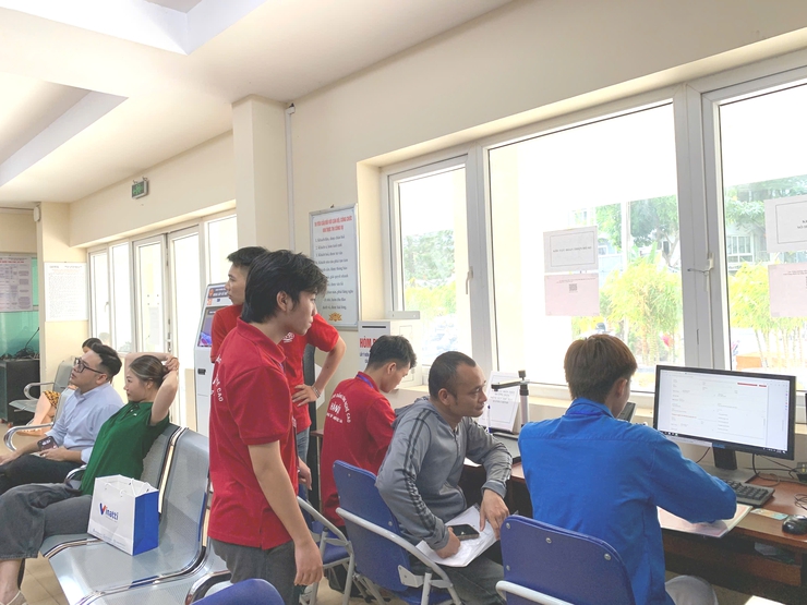 Phường Kiến Hưng triển khai Chiến dịch “45 ngày đêm ra quân hỗ trợ hoạt động chuyển đổi số”- Ảnh 1.
