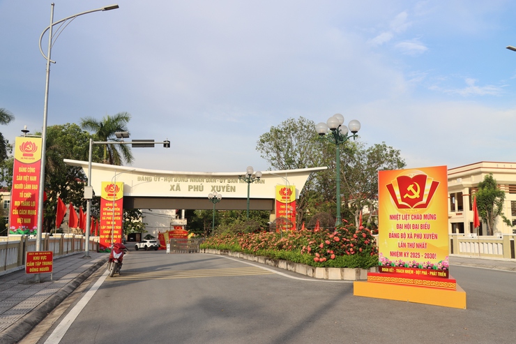 Người dân tưng bừng, phấn khởi trước những kết quả nổi bật của Đảng bộ xã Phú Xuyên- Ảnh 1.