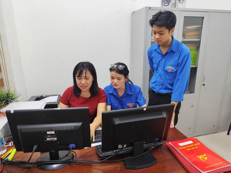 Triển khai thực hiện Chiến dịch 45 ngày đêm ra quân hỗ trợ hoạt động chuyển đổi số trên địa bàn phường Kiến Hưng- Ảnh 1.