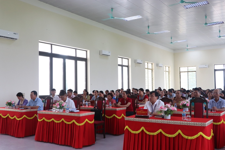 Hội nghị giao nhiệm vụ ủy thác cho vay vốn đối với hộ nghèo và các đối tượng chính sách khác.- Ảnh 1.