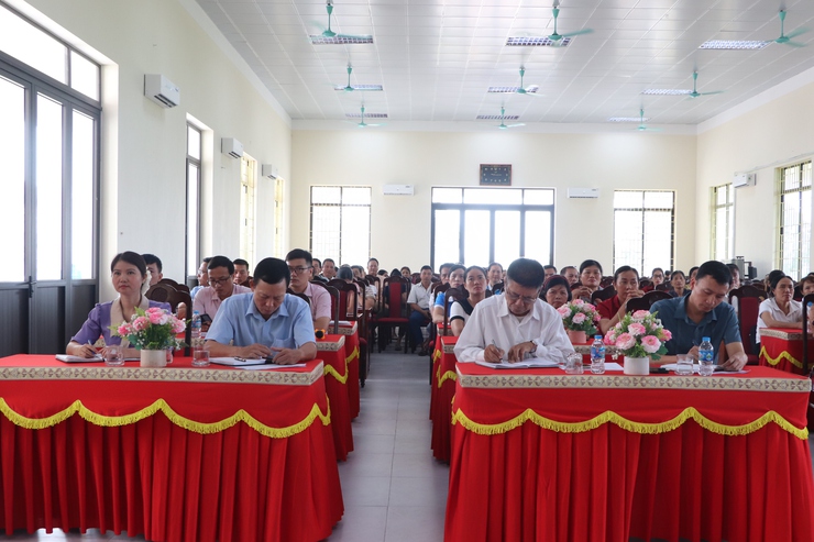 Hội nghị giao nhiệm vụ ủy thác cho vay vốn đối với hộ nghèo và các đối tượng chính sách khác.- Ảnh 2.