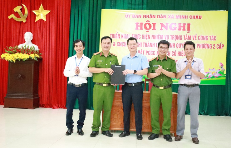 UBND xã Minh Châu tổ chức Hội nghị triển khai công tác phòng cháy chữa cháy và cứu nạn cứu hộ sau khi tổ chức chính quyền hai cấp- Ảnh 3.