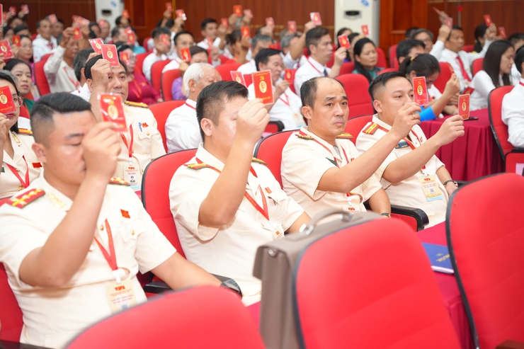 Phiên làm việc đầu tiên của Đại hội đại biểu Đảng bộ xã Phú Xuyên lần thứ I, nhiệm kỳ 2025 - 2030- Ảnh 5.