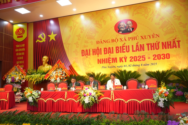 Phiên làm việc đầu tiên của Đại hội đại biểu Đảng bộ xã Phú Xuyên lần thứ I, nhiệm kỳ 2025 - 2030- Ảnh 12.