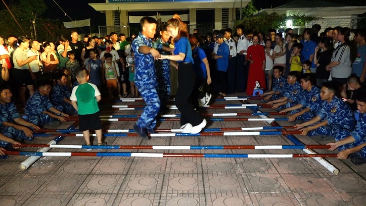 Giao lưu văn hoá, văn nghệ " Thắm tình quân dân"- Ảnh 4.