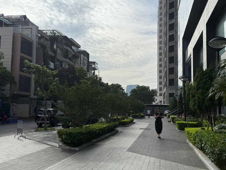 Hà Nội ngày 01/8, nắng gián đoạn, chiều tối và tối có lúc có mưa rào và dông- Ảnh 2.