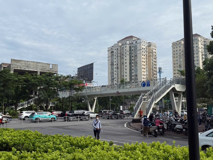 Hà Nội ngày 01/8, nắng gián đoạn, chiều tối và tối có lúc có mưa rào và dông- Ảnh 1.