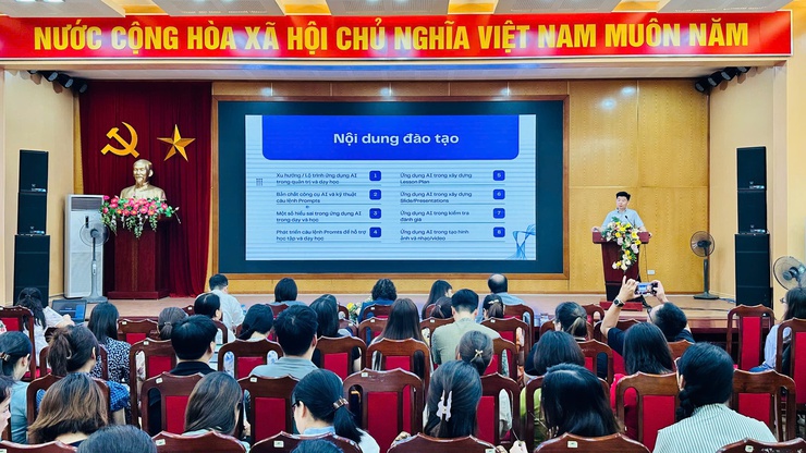 Tây Hồ: Tập huấn ứng dụng công nghệ trí tuệ nhân tạo (AI) trong công tác quản lý và giảng dạy- Ảnh 3.