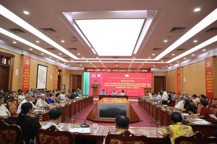 Ủy ban MTTQ Việt Nam phường Từ Liêm tổ chức hội nghị lấy ý kiến đóng góp dự thảo văn kiện Đại hội Đảng các cấp, nhiệm kỳ 2025-2030- Ảnh 4.