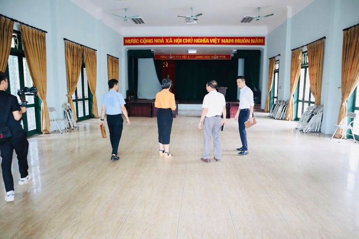 Đoàn giám sát HĐND phường Từ Liêm khảo sát thực trạng trụ sở các Ủy ban nhân dân phường cũ; nhà văn hóa nhằm thực hành tiết kiệm, chống lãng phí- Ảnh 2.