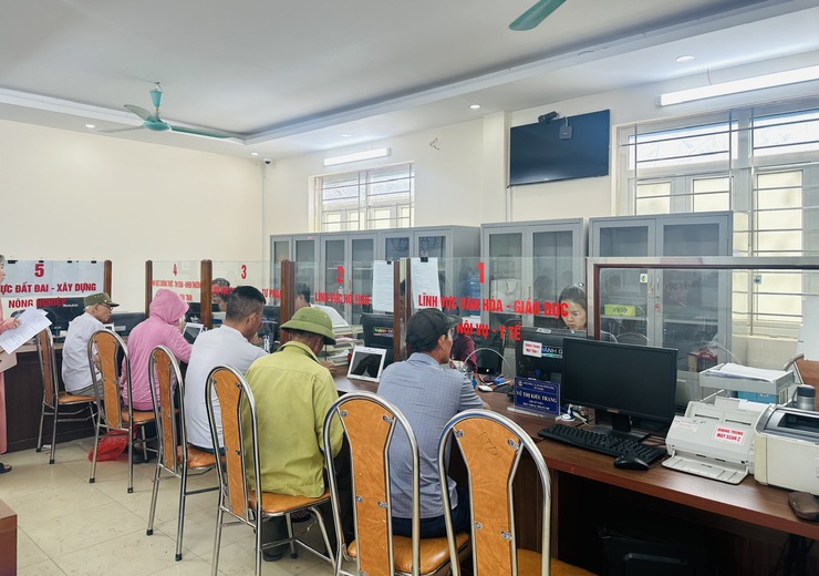Điểm phục vụ hành chính công Phường Yên Nghĩa vận hành thông suốt, đáp ứng nhu cầu của nhân dân- Ảnh 3.