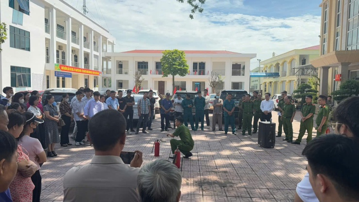 Tam Hưng nâng cao nhận thức, kỹ năng PCCC&CNCH lan tỏa trách nhiệm, vì sự an toàn cộng đồng- Ảnh 3.