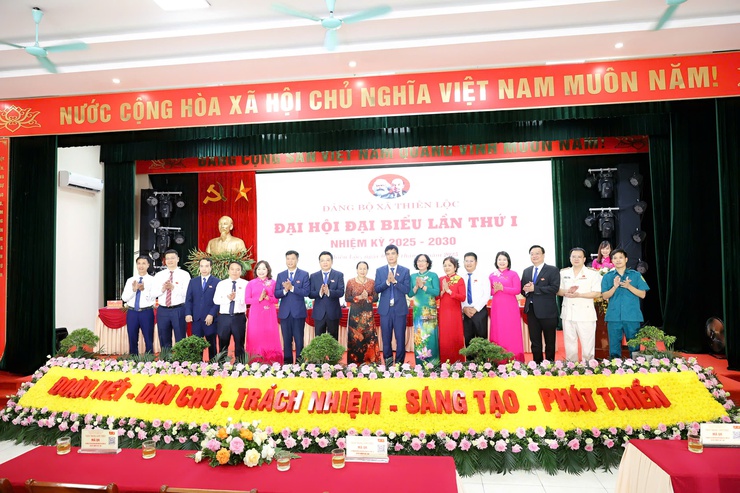 Ngày làm việc thứ nhất Đại hội đại biểu Đảng bộ xã Thiên Lộc lần thứ Nhất, nhiệm kỳ 2025 - 2030- Ảnh 13.