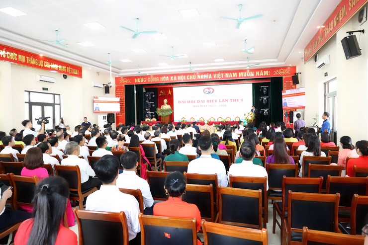Ngày làm việc thứ nhất Đại hội đại biểu Đảng bộ xã Thiên Lộc lần thứ Nhất, nhiệm kỳ 2025 - 2030- Ảnh 1.