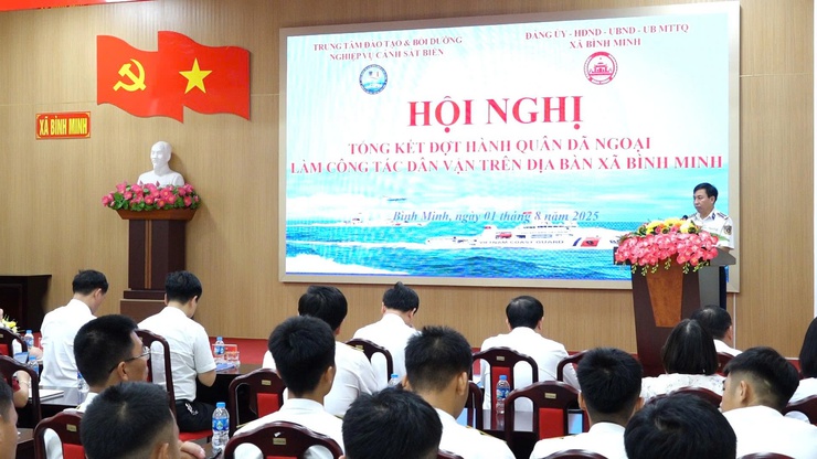 Hơn 200 cán bộ, chiến sỹ Cảnh sát biển hành quân dã ngoại làm công tác dân vận tại xã Bình Minh- Ảnh 2.