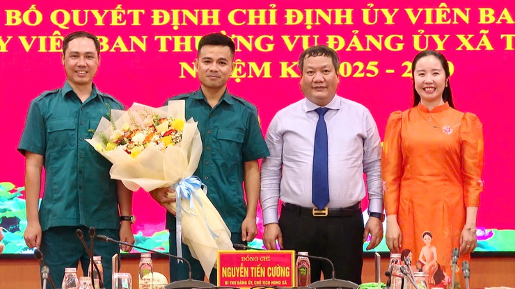 Xã Thanh Trì: Công bố Quyết định chỉ định Ủy viên Ban Chấp hành, Ủy viên Ban Thường vụ Đảng ủy xã nhiệm kỳ 2025 - 2030- Ảnh 5.