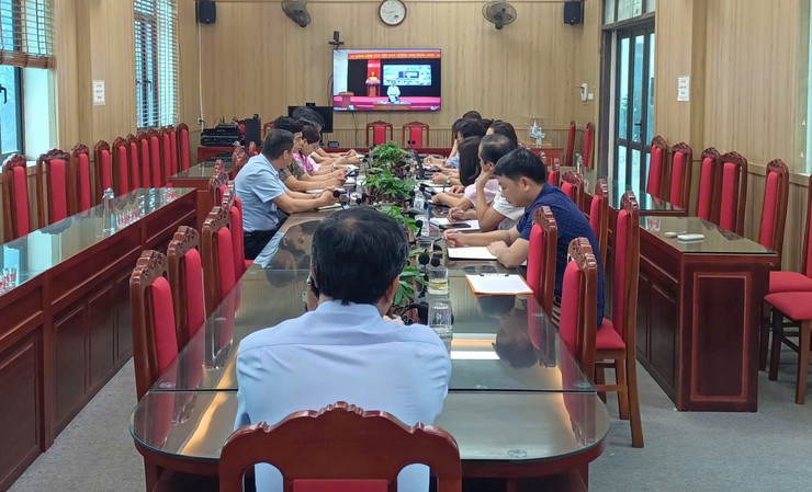 BỘ GDĐT TRIỂN KHAI HỘI NGHỊ PHÂN CẤP QUẢN LÝ GIÁO DỤC KHI THỰC HIỆN CHÍNH QUYỀN ĐỊA PHƯƠNG 2 CẤP- Ảnh 1.