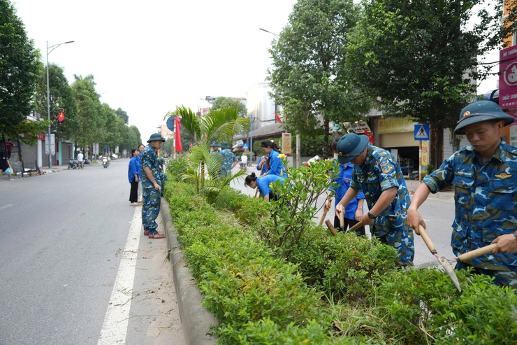 ĐOÀN THANH NIÊN XÃ THANH OAI: RA QUÂN TỔNG VỆ SINH MÔI TRƯỜNG CHÀO MỪNG ĐẠI HỘI ĐẠI BIỂU ĐẢNG BỘ XÃ LẦN THỨ I, NHIỆM KỲ 2025-2030- Ảnh 7.