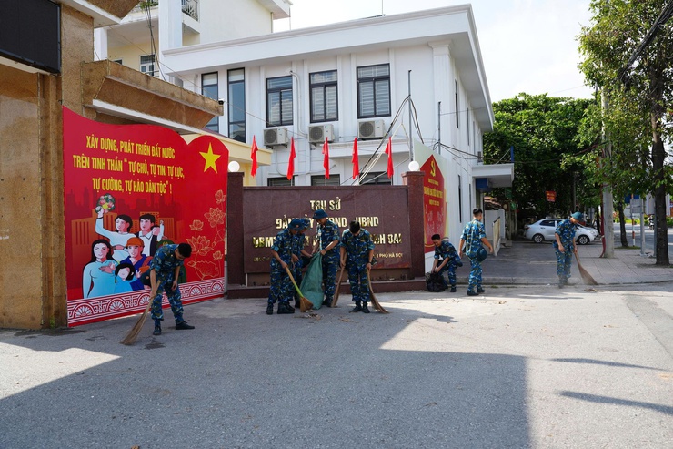 ĐOÀN THANH NIÊN XÃ THANH OAI: RA QUÂN TỔNG VỆ SINH MÔI TRƯỜNG CHÀO MỪNG ĐẠI HỘI ĐẠI BIỂU ĐẢNG BỘ XÃ LẦN THỨ I, NHIỆM KỲ 2025-2030- Ảnh 1.