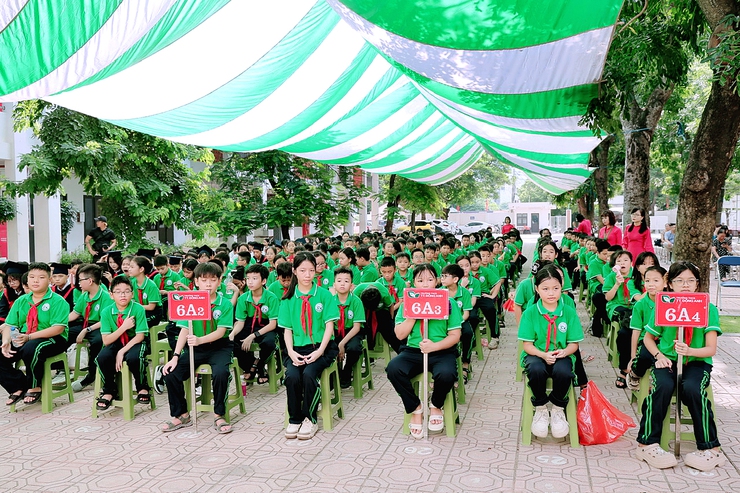 Trường THCS Thư Lâm tổ chức chương trình Chào đón học sinh lớp 6 năm học 2025-2026- Ảnh 4.