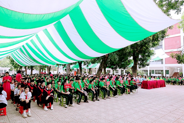 Trường THCS Thư Lâm tổ chức chương trình Chào đón học sinh lớp 6 năm học 2025-2026- Ảnh 2.