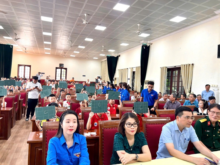 XÃ THANH TRÌ: ẤN TƯỢNG CUỘC THI “ĐƯỜNG ĐUA TRÍ TUỆ” - CHIẾN DỊCH THANH NIÊN TÌNH NGUYỆN HÈ 2025 - Ảnh 4.