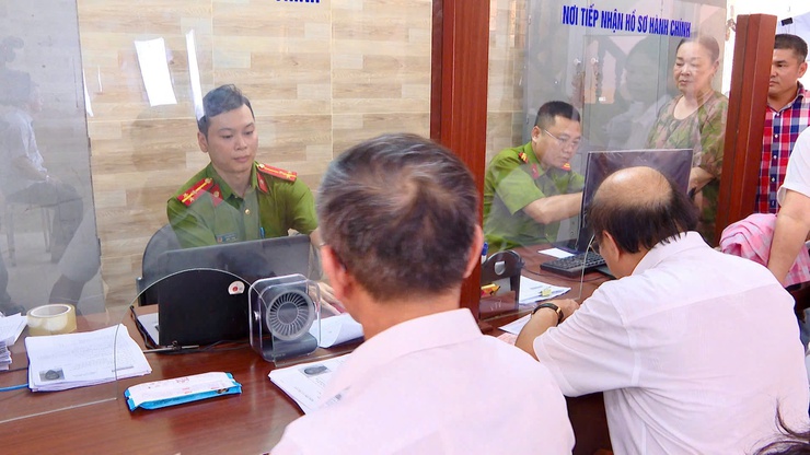 Chuyển đổi số ở xã Thanh Trì: Thấu hiểu để "chạm đến" người dân- Ảnh 2.