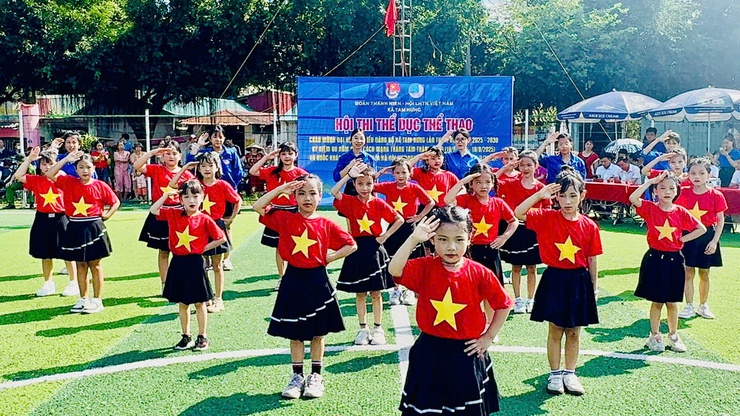 Tam Hưng: Sôi nổi hội thi Thể dục thể thao và khánh thành Công trình thanh niên chào mừng Đại hội Đảng bộ xã lần thứ I- Ảnh 1.