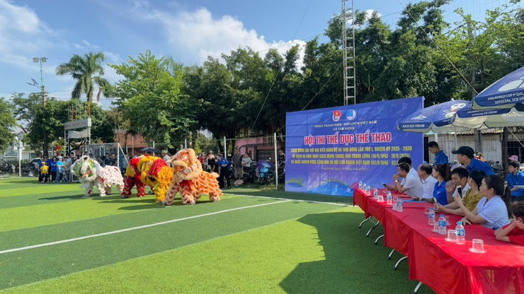 Tam Hưng: Sôi nổi hội thi Thể dục thể thao và khánh thành Công trình thanh niên chào mừng Đại hội Đảng bộ xã lần thứ I- Ảnh 2.