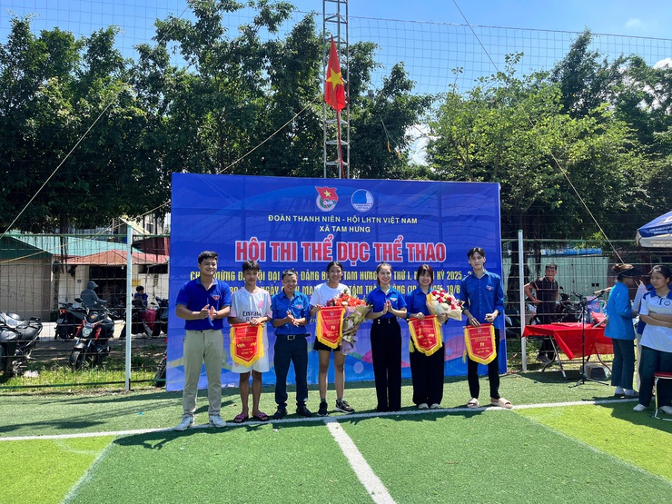 Tam Hưng: Sôi nổi hội thi Thể dục thể thao và khánh thành Công trình thanh niên chào mừng Đại hội Đảng bộ xã lần thứ I- Ảnh 15.