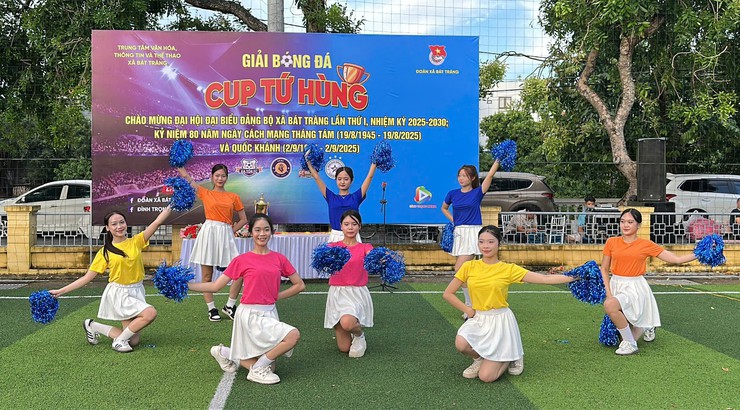 Khai mạc giải bóng đá chào mừng Đại hội đại biểu Đảng bộ xã Bát Tràng lần thứ I, nhiệm kỳ 2025-2030- Ảnh 1.