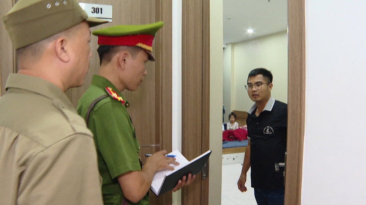 Công an xã Thanh Trì tăng cường tuần tra đêm đảm bảo an ninh trật tự trên địa bàn- Ảnh 3.