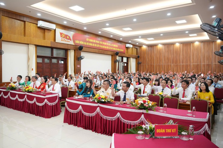 PHIÊN TRÙ BỊ ĐẠI HỘI ĐẠI BIỂU ĐẢNG BỘ PHƯỜNG HỒNG HÀ LẦN THỨ I, NHIỆM KỲ 2025–2030 DIỄN RA TRANG TRỌNG, NGHIÊM TÚC, HIỆU QUẢ- Ảnh 4.