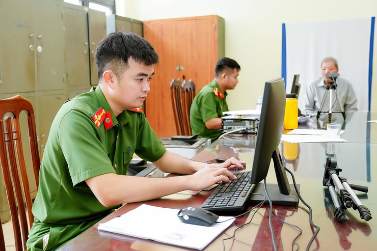 Xã Phú Xuyên phấn đấu hoàn thành chỉ tiêu cấp đổi thẻ đảng viên trước ngày 15/8/2025- Ảnh 3.